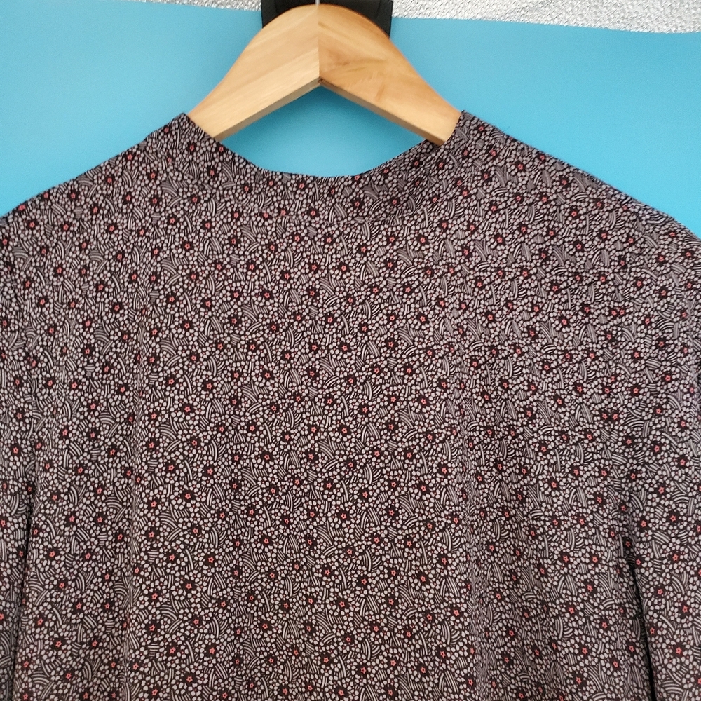 NEW LOFT Blouse Size Small Long Sleeve Floral - Picture 3 of 7